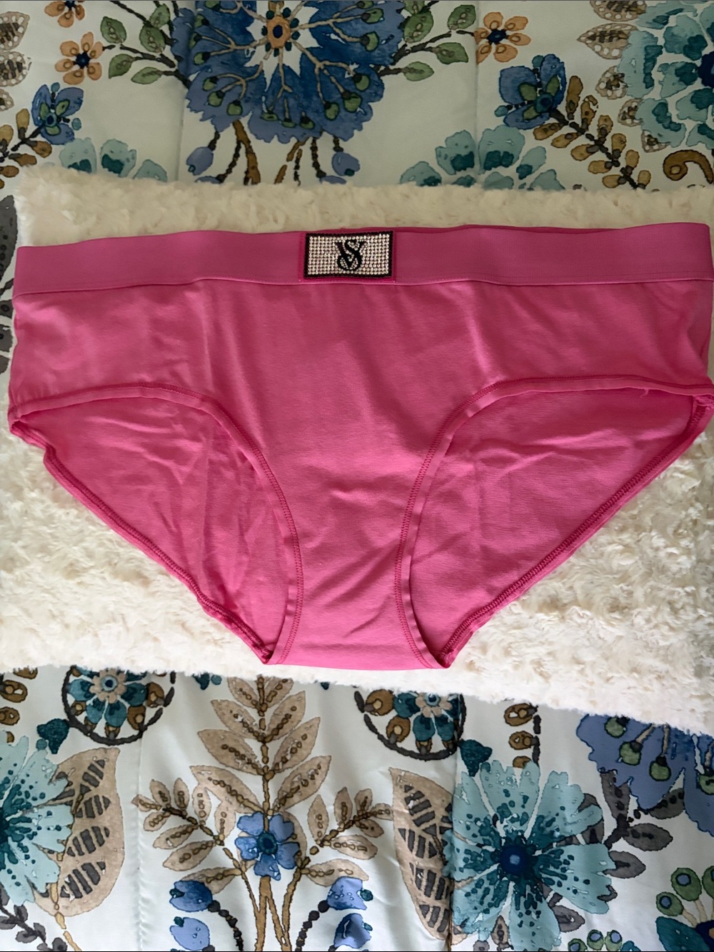 Victoria’s Secret pink Hipster Briefs with Embellished Logo Patch Rhinestones XL